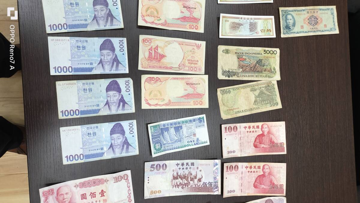 (3274)外国紙幣おまとめ  ☆レターパック使用  送料３７０円の画像5