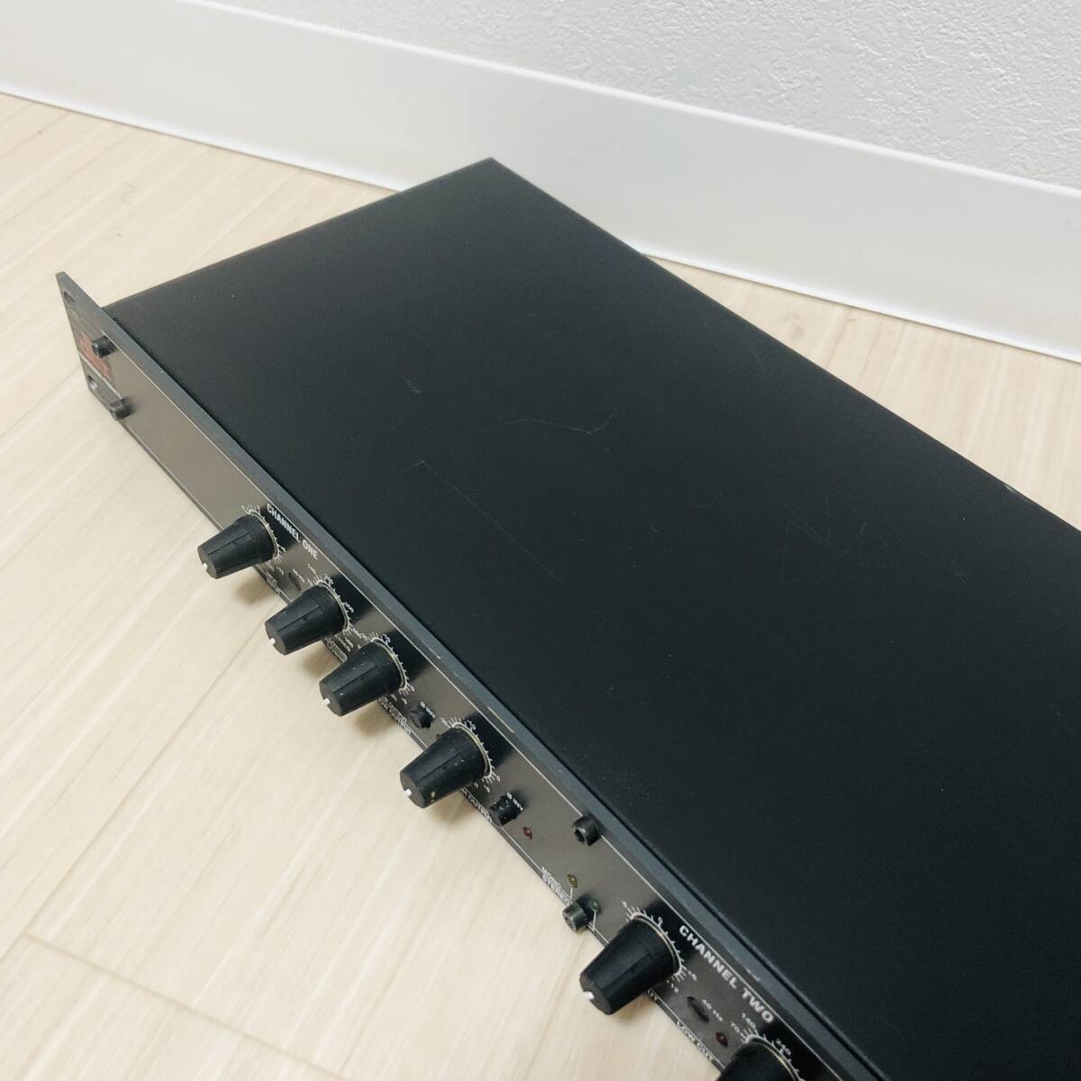 [ junk ] dbx 223xl analogue crossover channel divider 