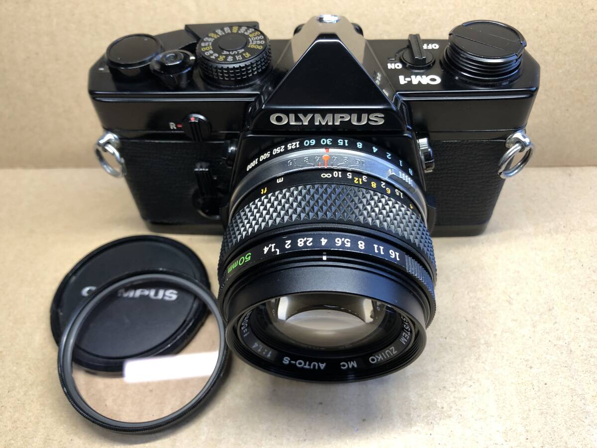 OLYMPUS OM-1 ブラック オリンパス フィルムカメラ MF一眼レフ OM-SYSTEM ZUIKO MC AUTO-S 50mm f1.4 単焦点レンズの画像1