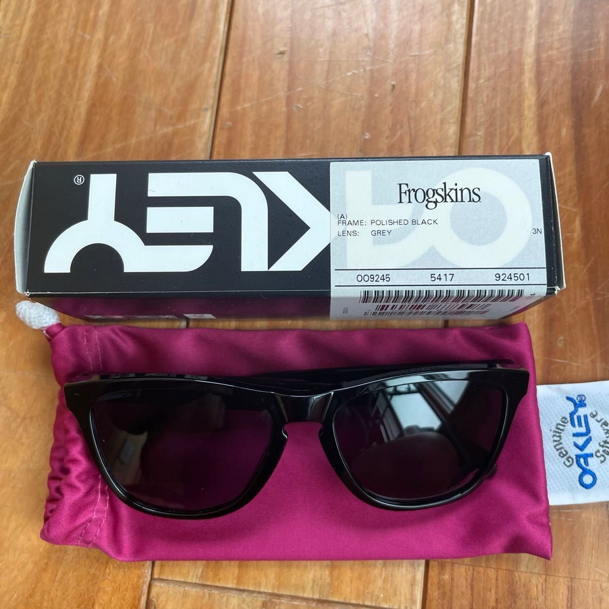 オークリー　サングラス フロッグスキン　　FROGSKINS 