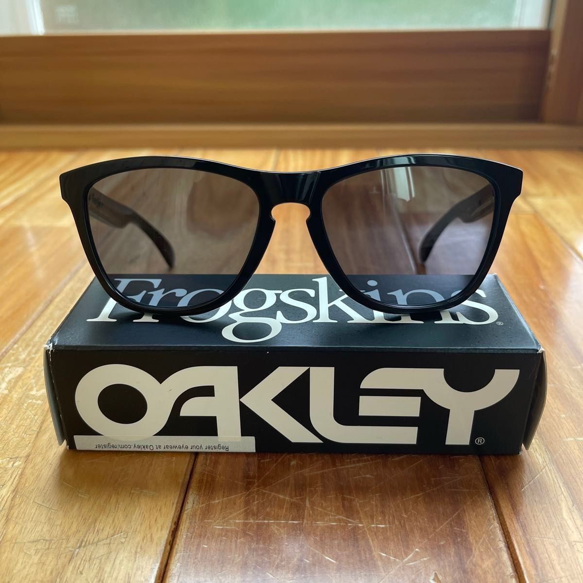 オークリー　サングラス フロッグスキン　　FROGSKINS 