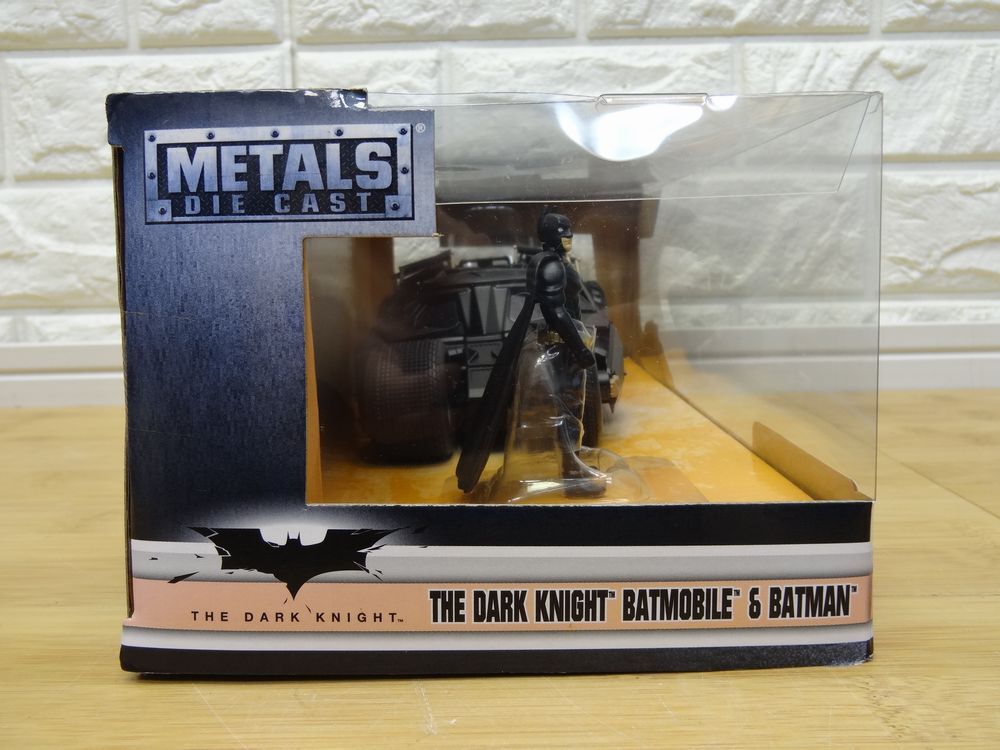 未開封品 JADA TOYS THE DARK KNIGHT BATMOBILE & BATMAN バットモービル&バットマン フィギュアの画像6