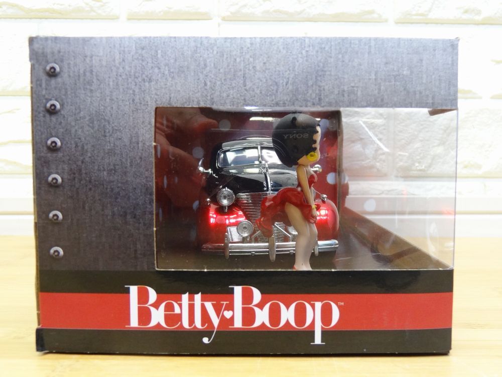 未使用品 JADATOYS 1/24 Betty Boop 1939 CHEVY MASTER DELUXE HOLLYWOOD RIDES ミニカー_画像5