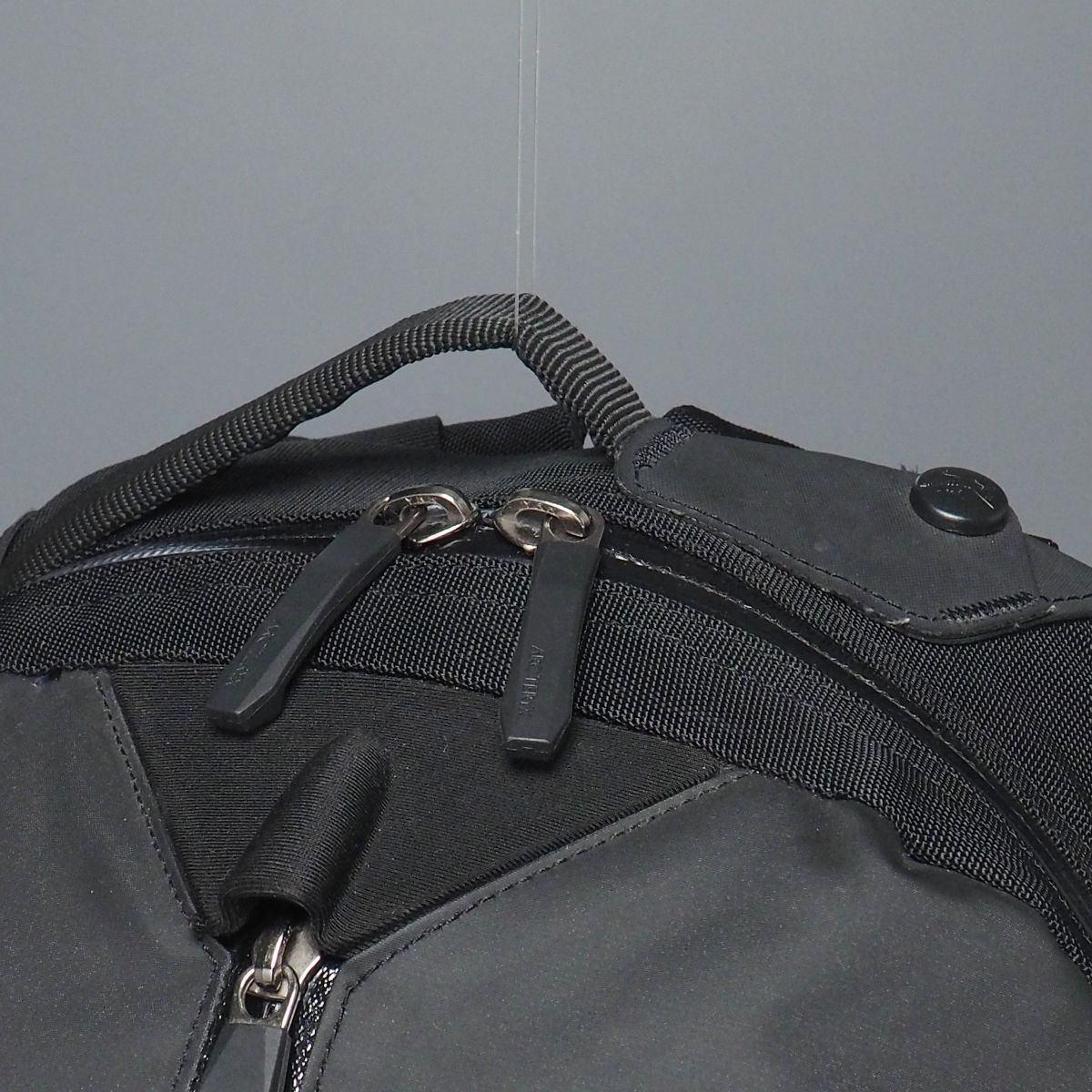 TH3043：ARC'TERYX/アークテリクス*ARRO 16 BACKPACK/アロー16バックパック*リュックサック*鞄*ブラックの画像6