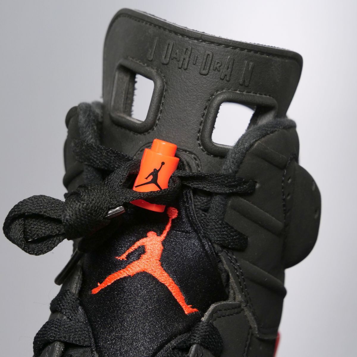 MG2391//*ナイキ/NIKE*メンズUS9/エアジョーダン6レトロ/AIR JORDAN 6 RETRO/スニーカー/靴/ブラック×インフラレッド/384664-060の画像6