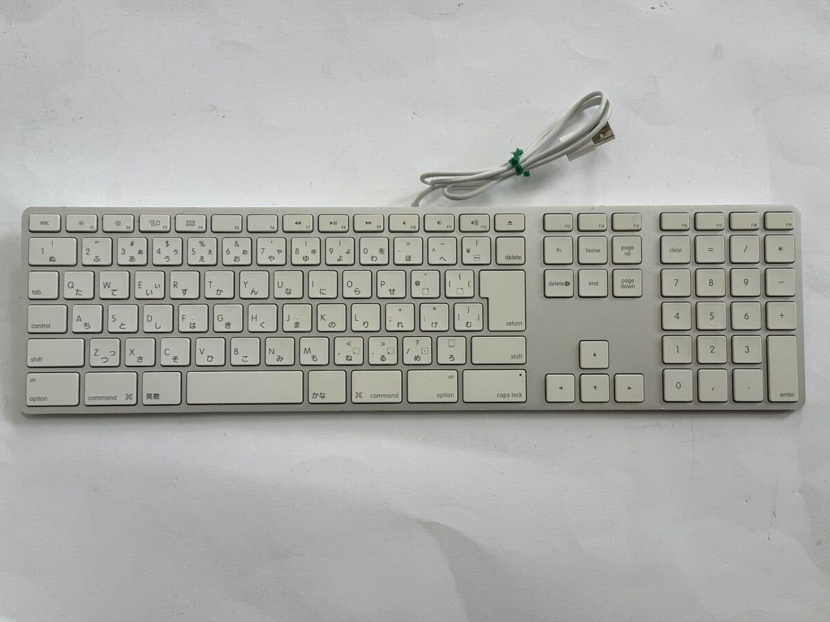 L077) アップル 純正 Apple Keyboard A1243 (テンキー付き) 日本語USBキーボード 中古 の画像1