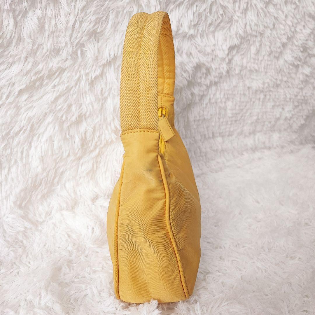 【極美品】【希少カラー】 プラダ PRADA ワンハンドルバッグ ショルダー ハンドバッグ イエロー 黄色 ミニバッグ バッグ ワンショルダーの画像3