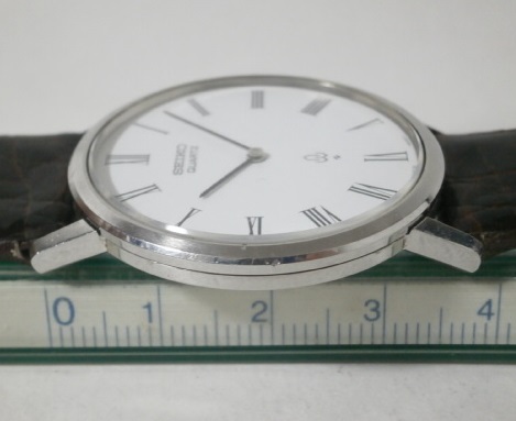 ジャンク不動 セイコー クォーツ 2針 メンズ シンプル 白文字盤 SEIKO QUARTZ 4130-9001 日本製 腕時計_画像3