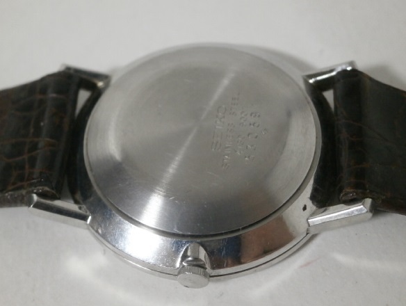 ジャンク不動 セイコー クォーツ 2針 メンズ シンプル 白文字盤 SEIKO QUARTZ 4130-9001 日本製 腕時計_画像4