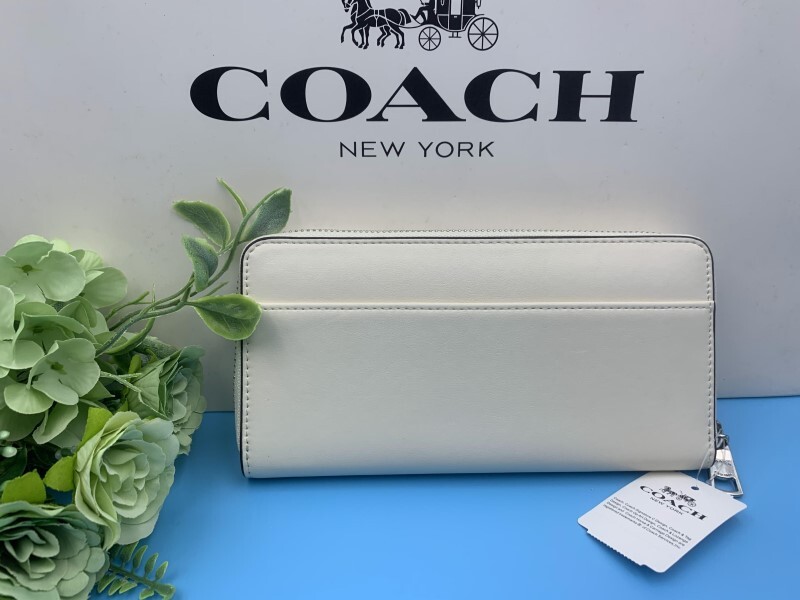 コーチ COACH 長財布 財布 レディース スヌーピー ホワイト白 プレゼント 贈り物 ギフト　ロング ジップ 新品 ファッション F53773 C102