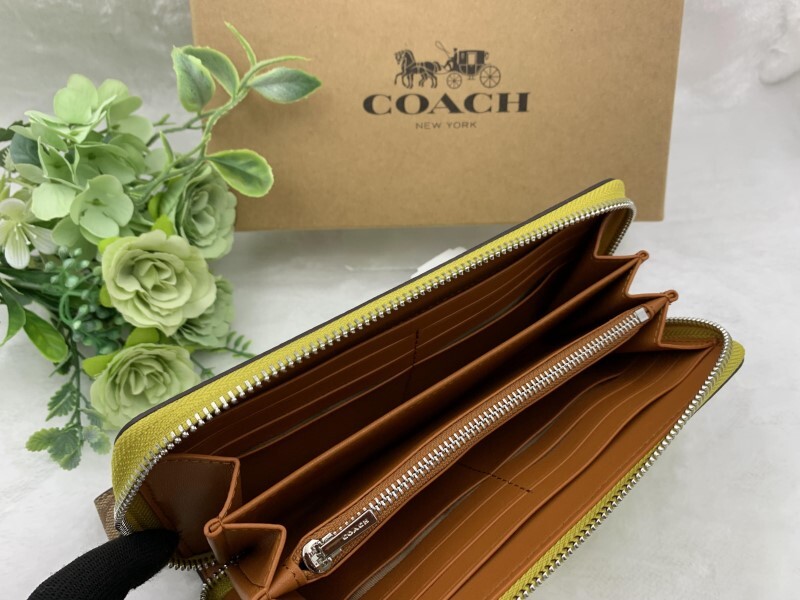 COACH コーチ 財布 長財布 ストラップ付き シグネチャー レディース ウォレット 新作 大容量 イエローグリーン 新品未使用 CK427 A204Z_画像8