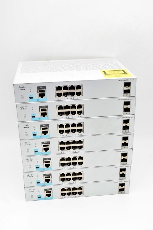 Cisco/シスコ Catalyst 2960-Lシリーズ スイッチ 7台セット□WS-C2960L-8TS-LL V02 中古□送料無料_外観に小キズ、汚れ等あり。