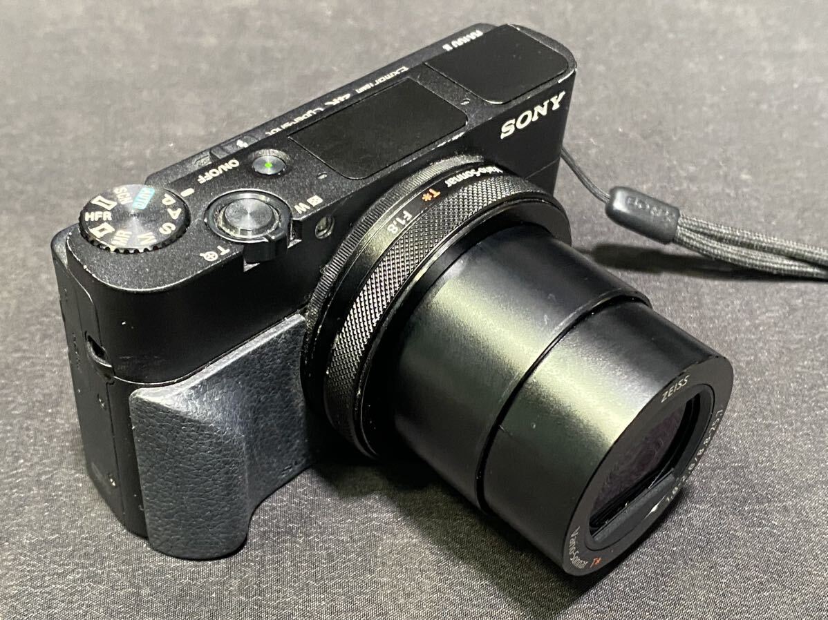 【1円〜】SONY ソニー コンパクトデジタルカメラ Cyber-shot RX-100V DSC-RX100M5 バッテリー×2 バッテリーチャージャー付き0415-111(6)の画像4