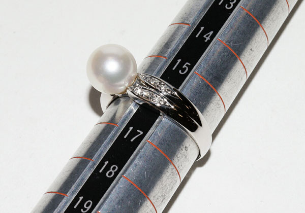 三越 指輪 Pt900 パール(真珠)9.0ミリ ダイヤ0.10ct_画像2