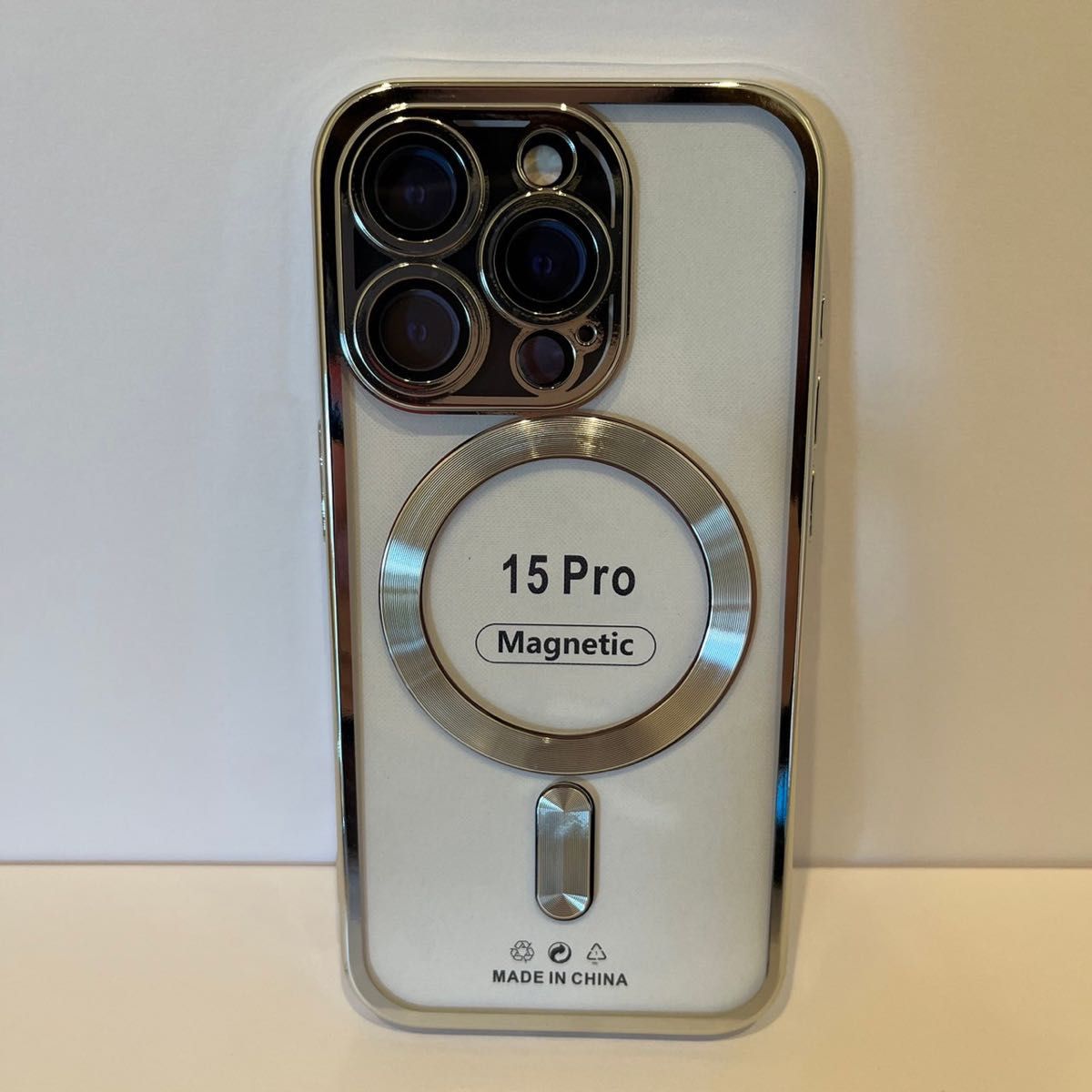 iPhone15pro ケース　MagSafe対応 マグセーフ ケース シルバー