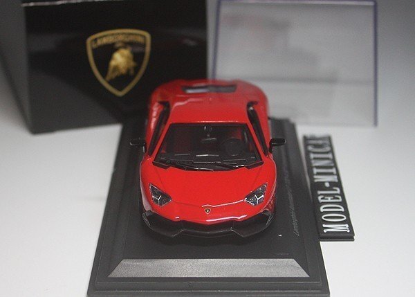 ▲入手困難！Lamborghini 1/43 ランボルギーニ LP720 AVENTADOR アヴェンタドール 50th 50周年 赤の画像2