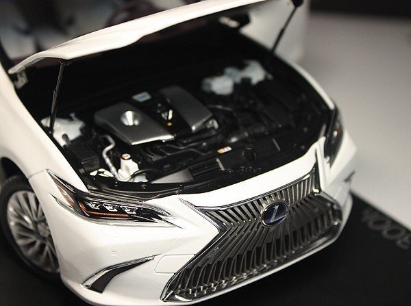 ▲超希少！LEXUS特注 1/18 レクサス ES300h ES260 ES 2019 白 新品の画像4