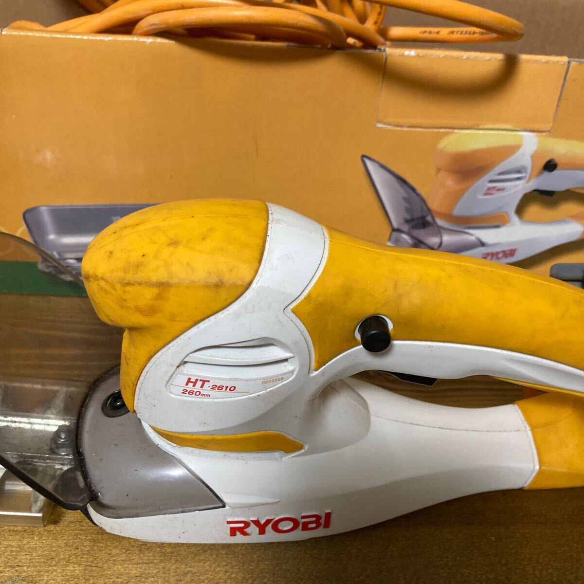 RYOBI 電動工具 ヘッジトリマー 園芸 剪定 植木バリカン 草刈機 生垣バリカン の画像3