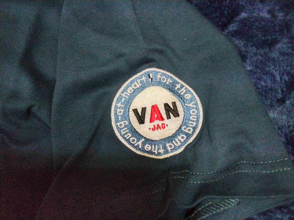 VAN JAC 　店舗限定　今期物　　半袖バックVANロゴワッペンプリントTシャツ　ネイビー　L　　新品未使用　アイビー_画像6