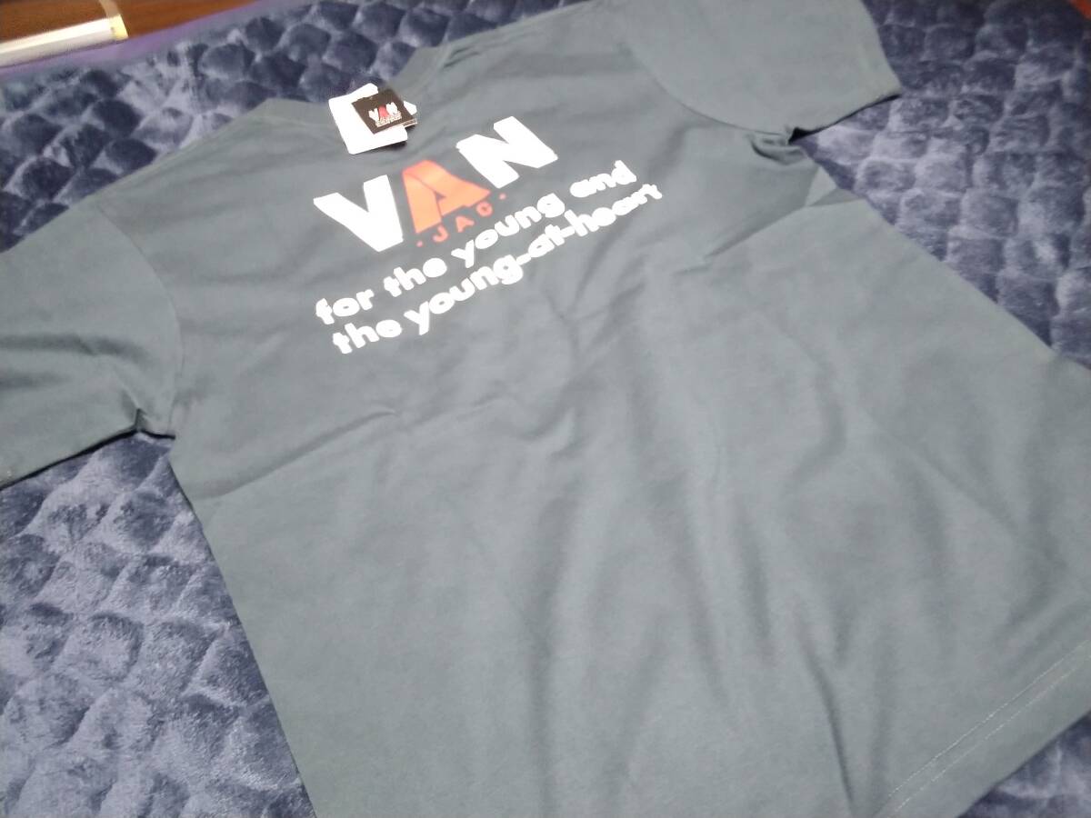 VAN JAC 　店舗限定　今期物　　半袖バックVANロゴワッペンプリントTシャツ　ネイビー　L　　新品未使用　アイビー_画像7