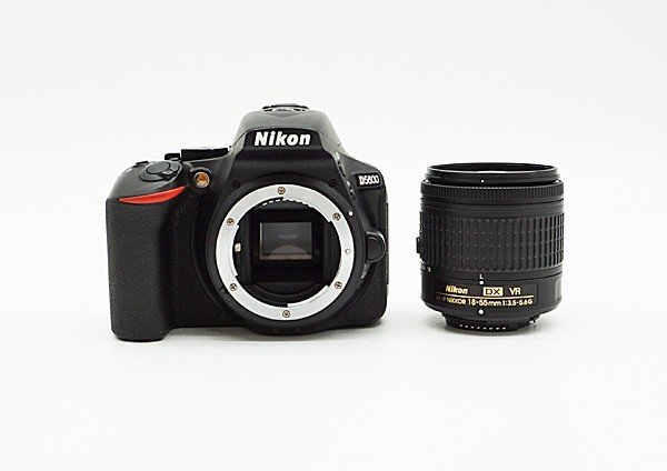 ◇【Nikon ニコン】D5600 18-55 VR レンズキット シャッター回数：5770回 デジタル一眼カメラ_画像1