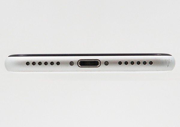 ◇【au/Apple】iPhone SE 第2世代 64GB SIMロック解除済 MHGQ3J/A スマートフォン ホワイトの画像4