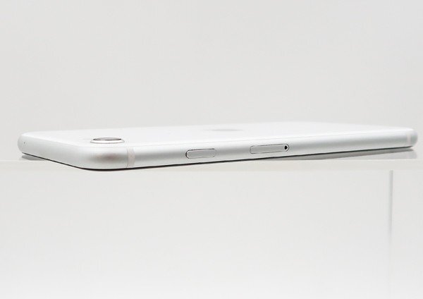 ◇【au/Apple】iPhone SE 第2世代 64GB SIMロック解除済 MHGQ3J/A スマートフォン ホワイトの画像5