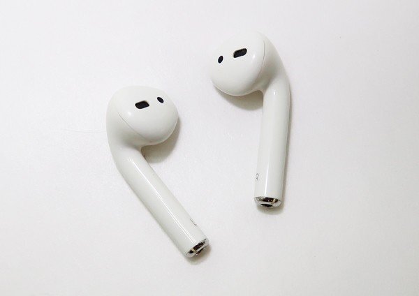 ◇【Apple アップル】AirPods with Charging Case MV7N2J/A イヤホン ホワイト_画像2