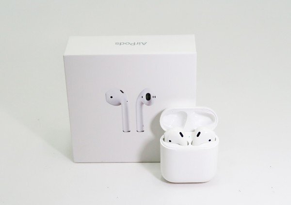 ◇【Apple アップル】AirPods with Charging Case MV7N2J/A イヤホン ホワイト_画像1