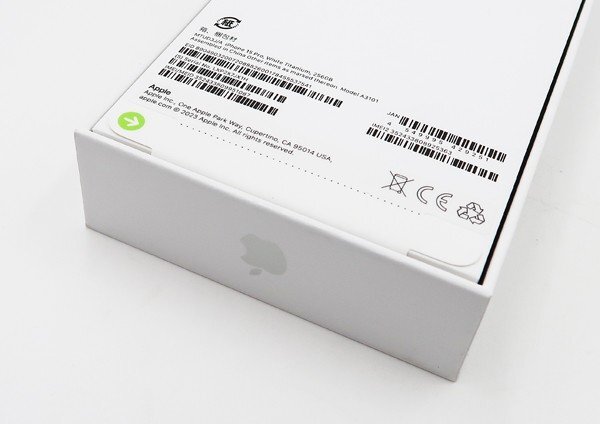 ◇未使用 未開封【Apple アップル】iPhone 15 Pro 256GB SIMフリー MTUD3J/A スマートフォン ホワイトチタニウムの画像4