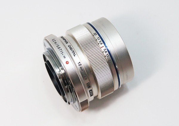 ◇【OLYMPUS オリンパス】M.ZUIKO DIGITAL ED 12mm F2.0 一眼カメラ用レンズ シルバーの画像5