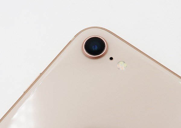 ◇【au/Apple】iPhone 8 64GB MQ7A2J/A スマートフォン ゴールドの画像3