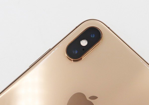 ◇【docomo/Apple】iPhone XS 64GB SIMロック解除済 MTAY2J/A スマートフォン ゴールド