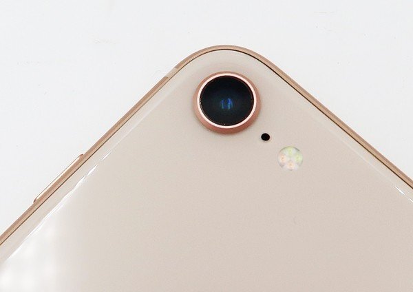 ◇ジャンク【au/Apple】iPhone 8 64GB SIMロック解除済 MQ7A2J/A スマートフォン ゴールドの画像3