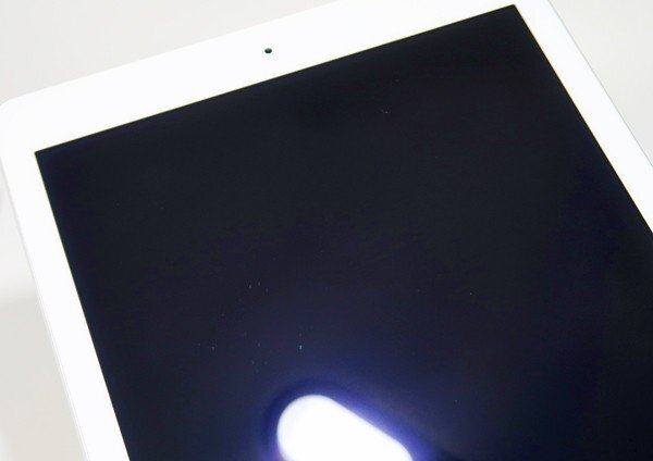 ◇【docomo/Apple】iPad 第6世代 Wi-Fi+Cellular 32GB MR6P2J/A タブレット シルバーの画像7
