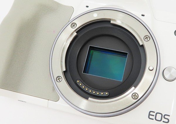 ◇【Canon キヤノン】EOS Kiss M ダブルズームキット ミラーレス一眼カメラ ホワイトの画像5