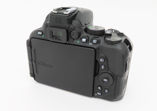 ◇【Nikon ニコン】D5600 ダブルズームキット /シャッター回数： 3069回 デジタル一眼カメラの画像2