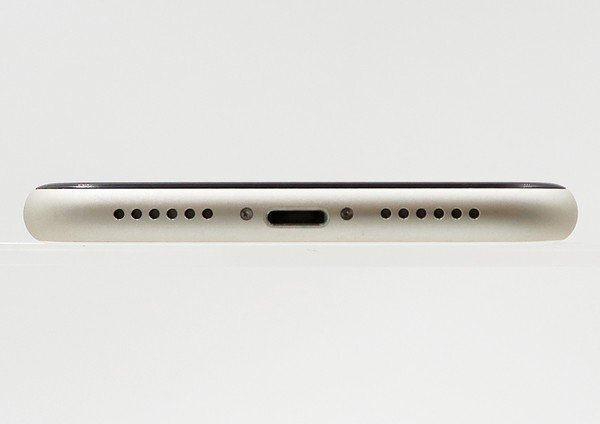 ◇ジャンク【docomo/Apple】iPhone 11 64GB MWLU2J/A スマートフォン ホワイト_画像4