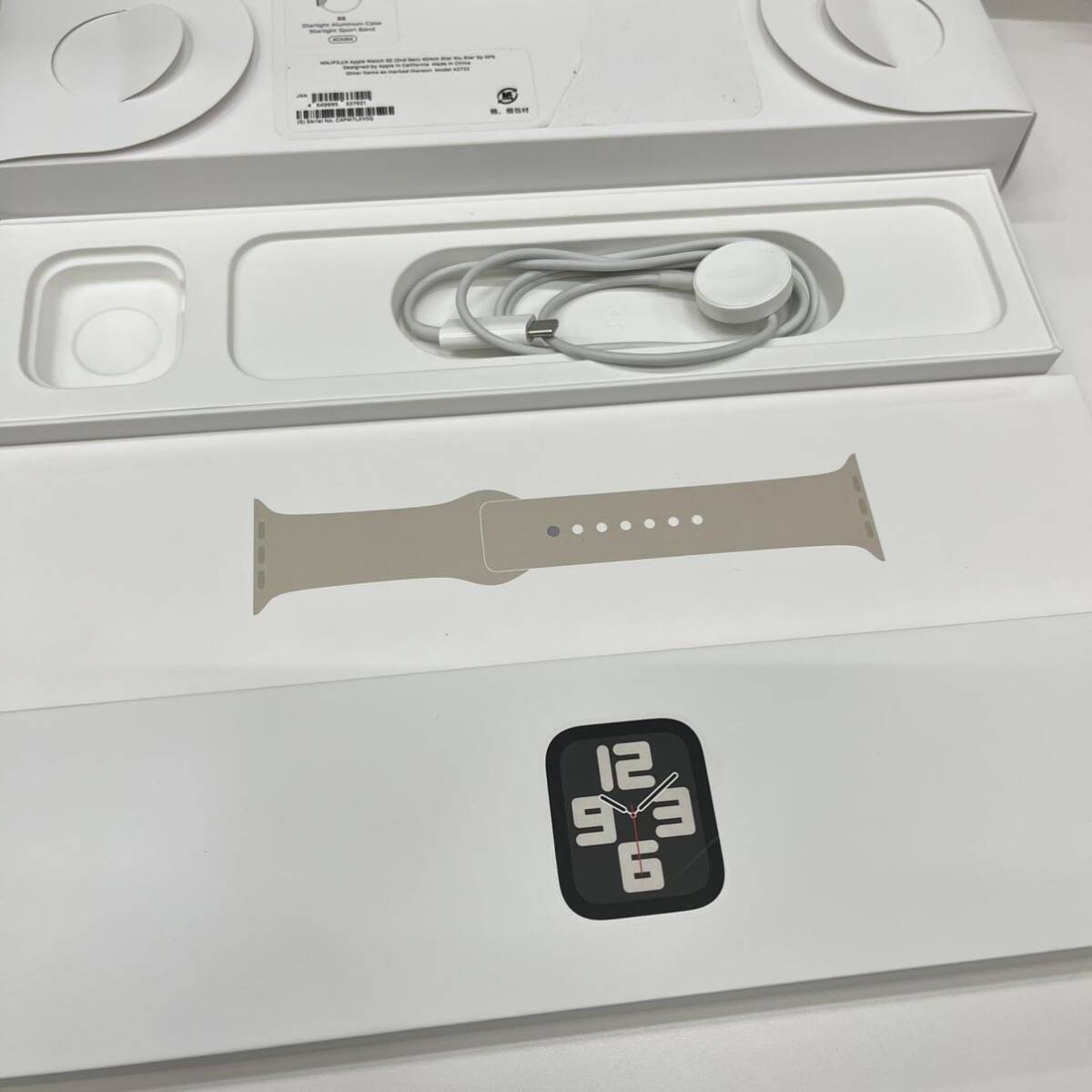 B3151【中古品】/ Apple Watch MNJP3J/A Series SE 2nd Gen 40mm スターライト アルミ アップルウォッチ スポーツバンド 第2世代 GPSモデルの画像7