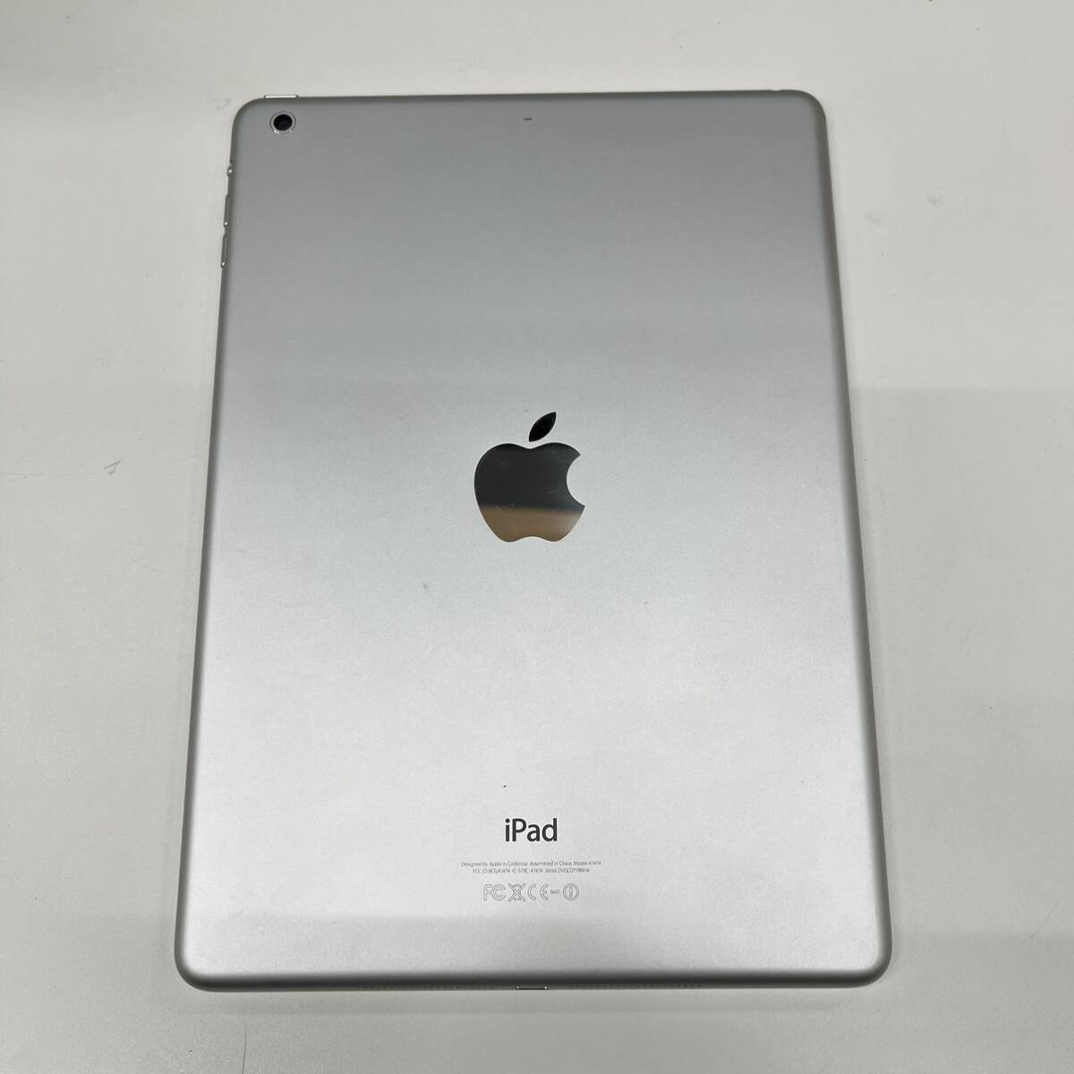 B1020【中古品】/ iPad Air MD788J/A シルバー Wi-Fiモデル タブレット Apple 本体 16GB_画像1