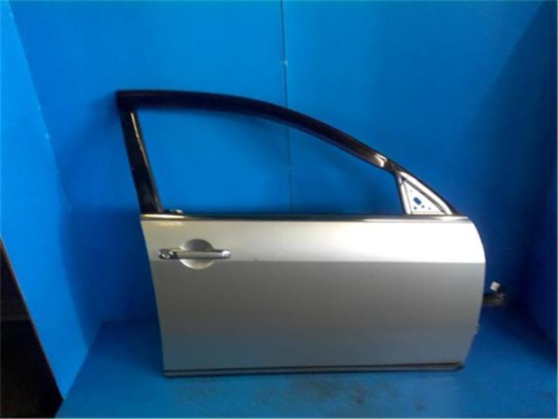 日産 純正 ティアナ 《 J31 》 右フロントドア P70300-24001513