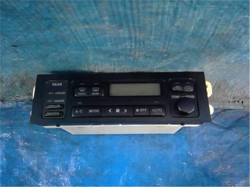  Toyota original Hiace Regius { RCH47W } air conditioner switch panel P70500-23008444