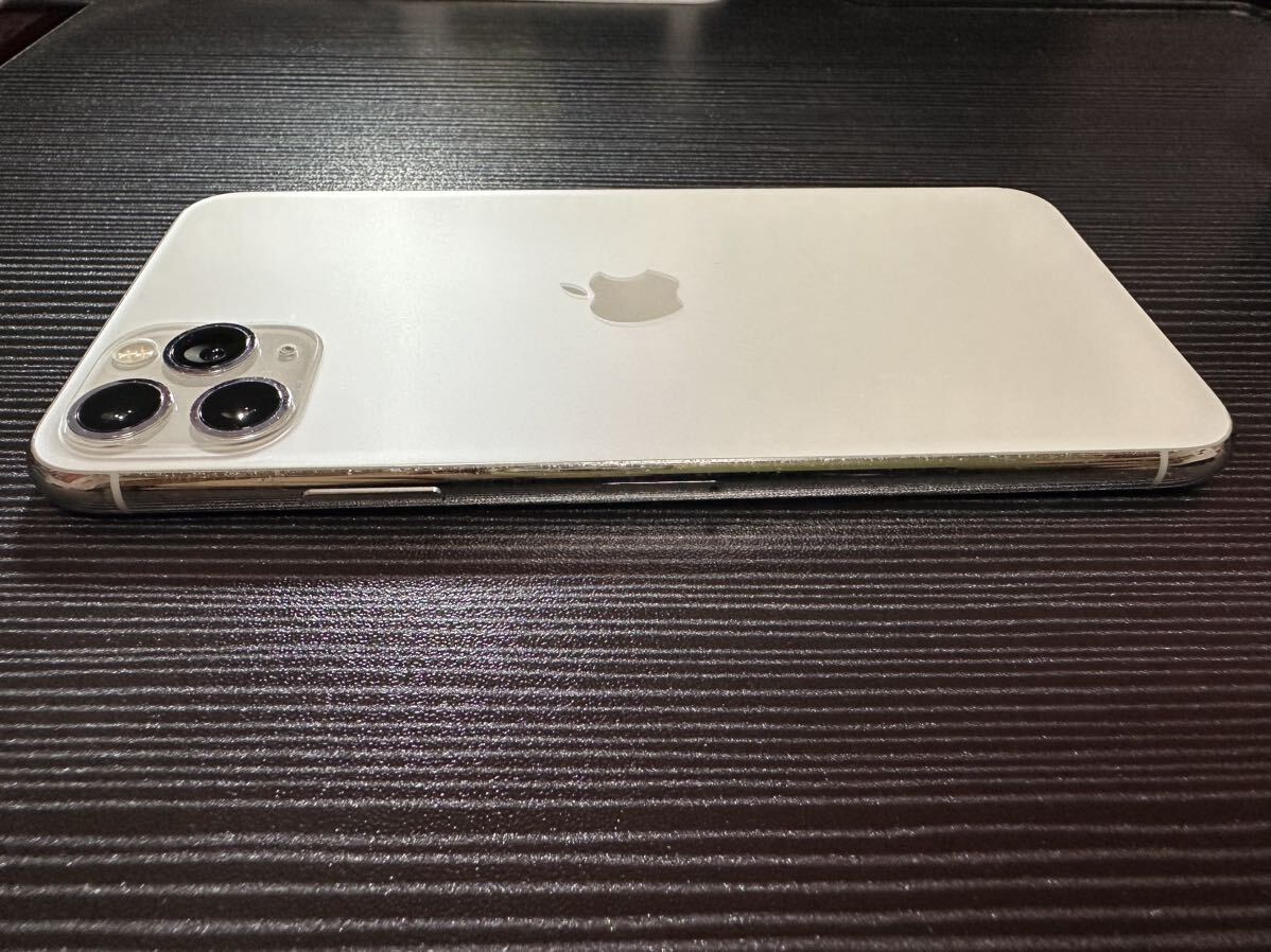 iPhone11Pro Max Silver 256GB SIMフリー　美品　 初期化済み　箱付き Apple シルバー_画像5
