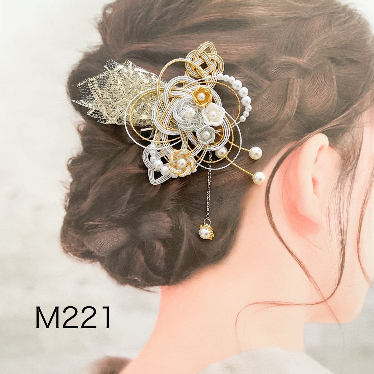 水引髪飾り　コサージュ　入学式　卒園式にも　金銀　和装髪飾り　M221  結婚式 揺れる