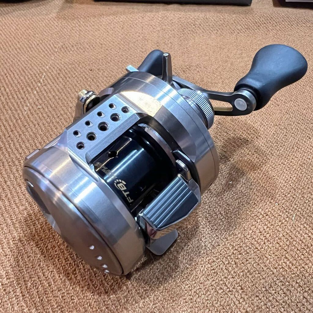 SHIMANO 23 カルカッタコンクエスト BFS XG シマノ ベイトリール 右巻き_画像3