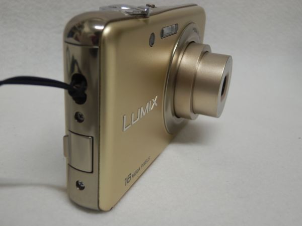 パナソニック Panasonic 　デジカメ　LUMIX　DMC-FH7　/バッテリー・箱付属_画像6