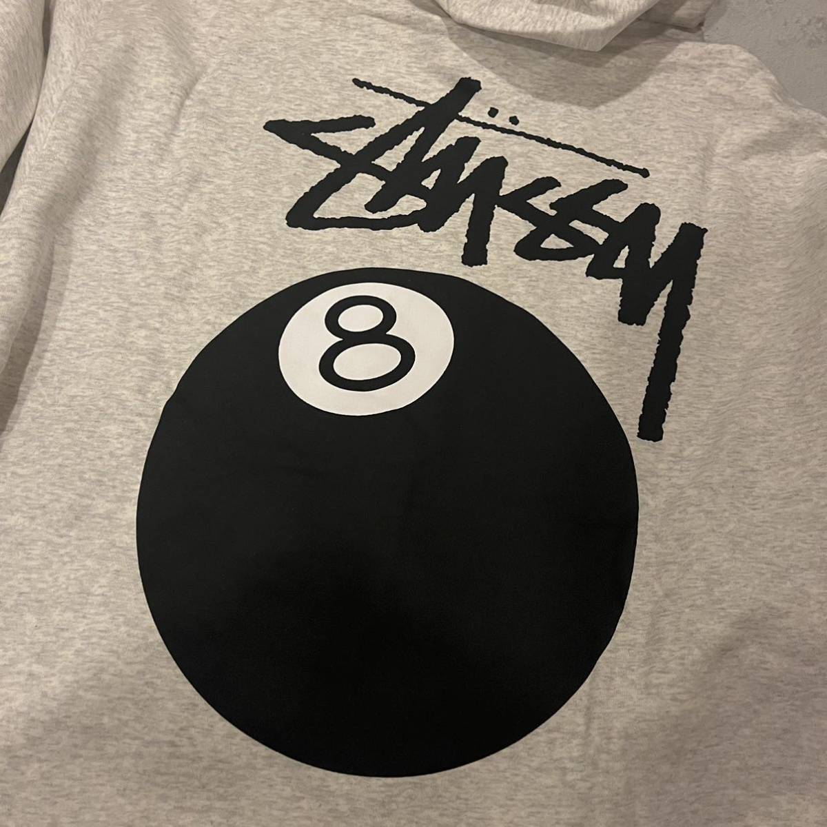 送料無料【新品】STUSSY ステューシー 8BALL フーディー パーカー グレー スウェットパーカー L メンズ レディース 8ボール