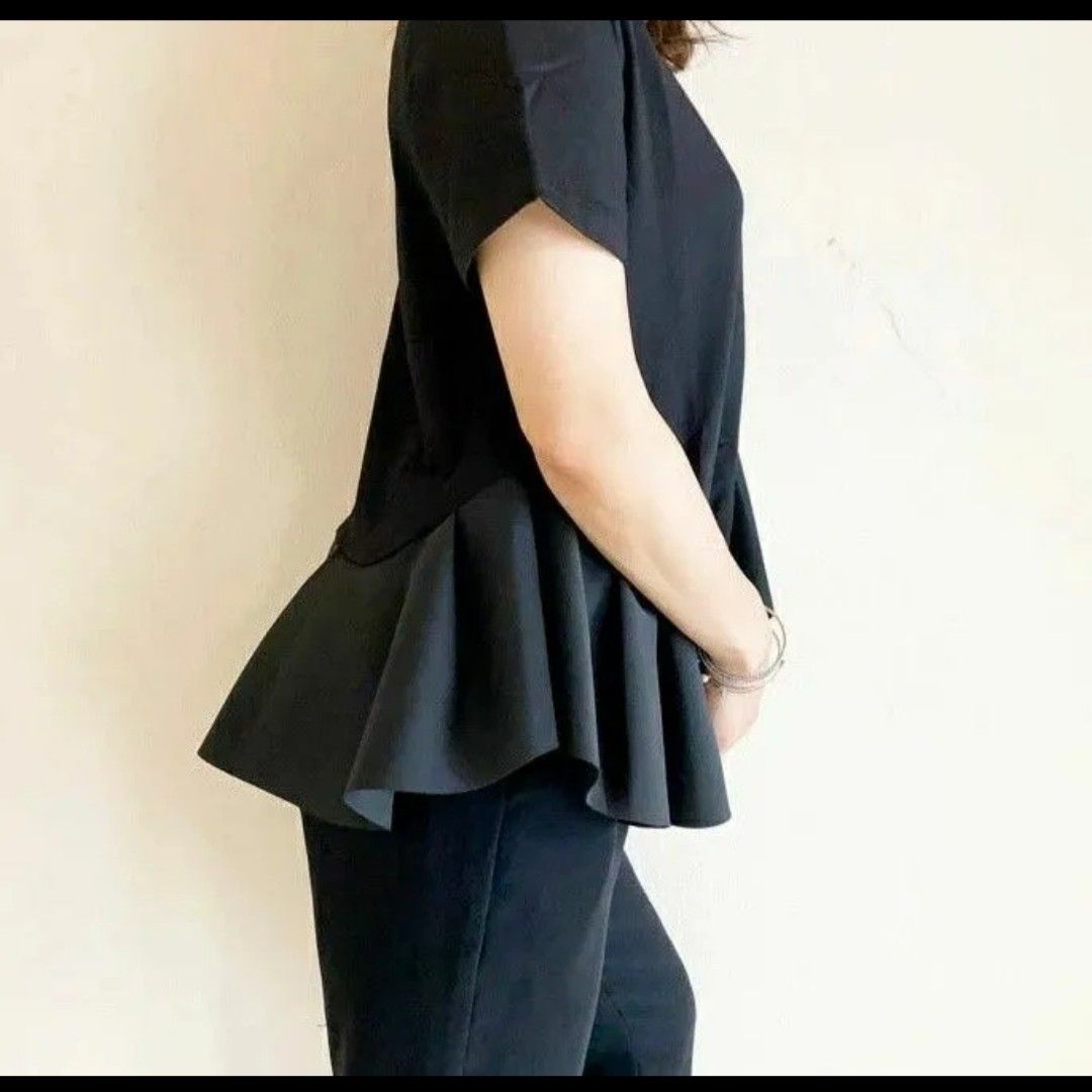 ペプラム トップス カットソー 半袖 シャツ　Ｌ　 ブラック　黒　 チュニック ブラウス　おしゃれ　大人かわいい　上品 くびれ