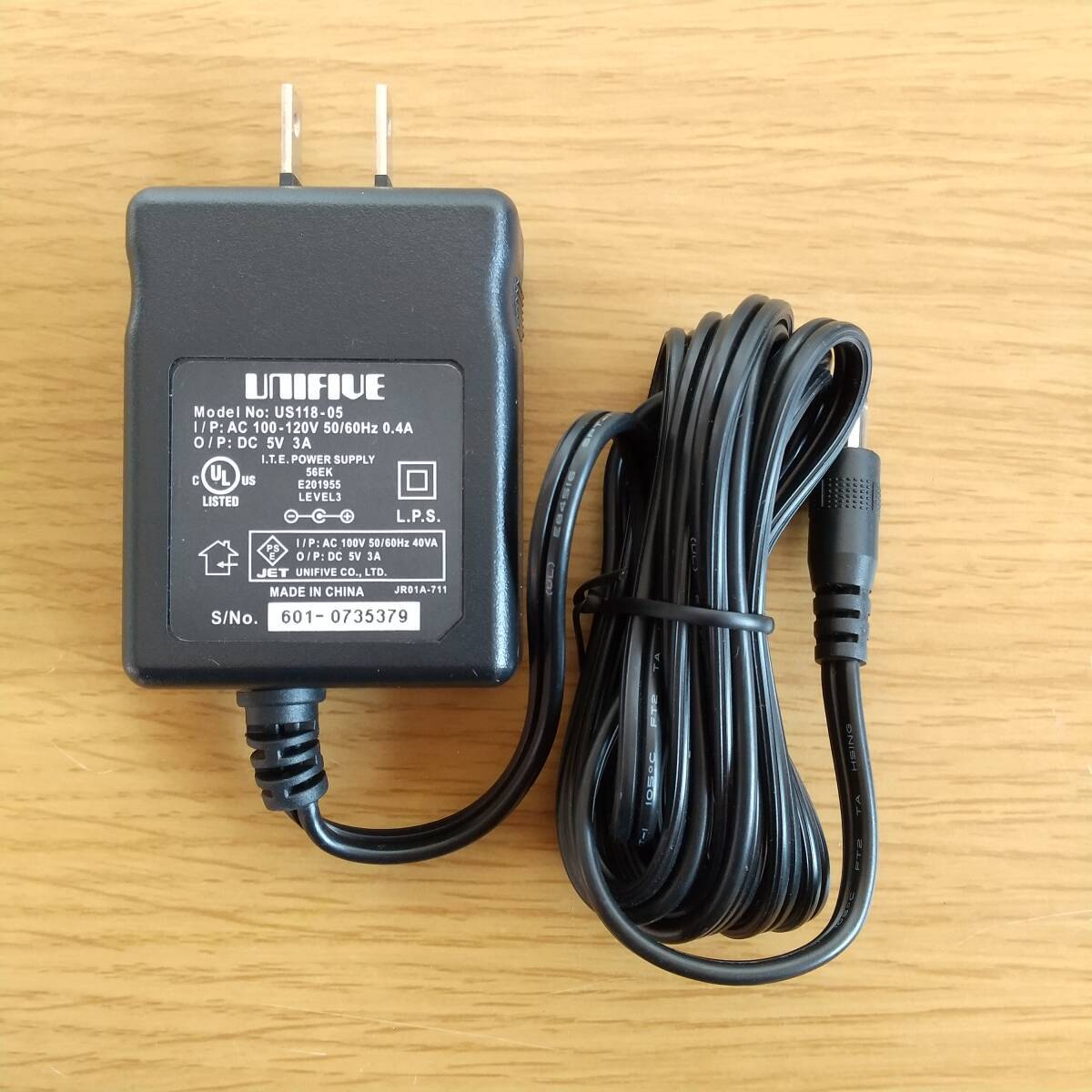 UNIFIVE DC 5V 3A US118-05 AC adaptor 