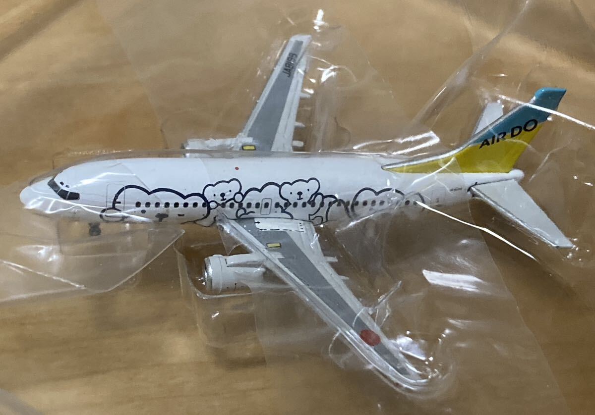 ★AIR DO★BOEING737-500 10周年特別塗装機 ベア・ドゥ号 500機限定品★1/400★JA8196★新品 ボーイング Gemini Jets クロスウイングの画像4